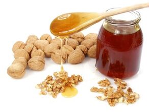 Consuming nuts and honey increases sexual potency in men